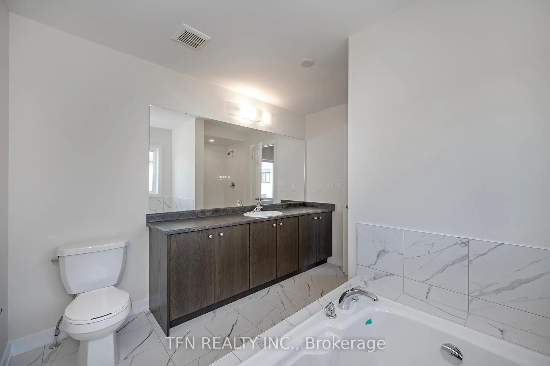 Photo 39 of 71 Wintergreen Crescent, Haldimand — HOMEH