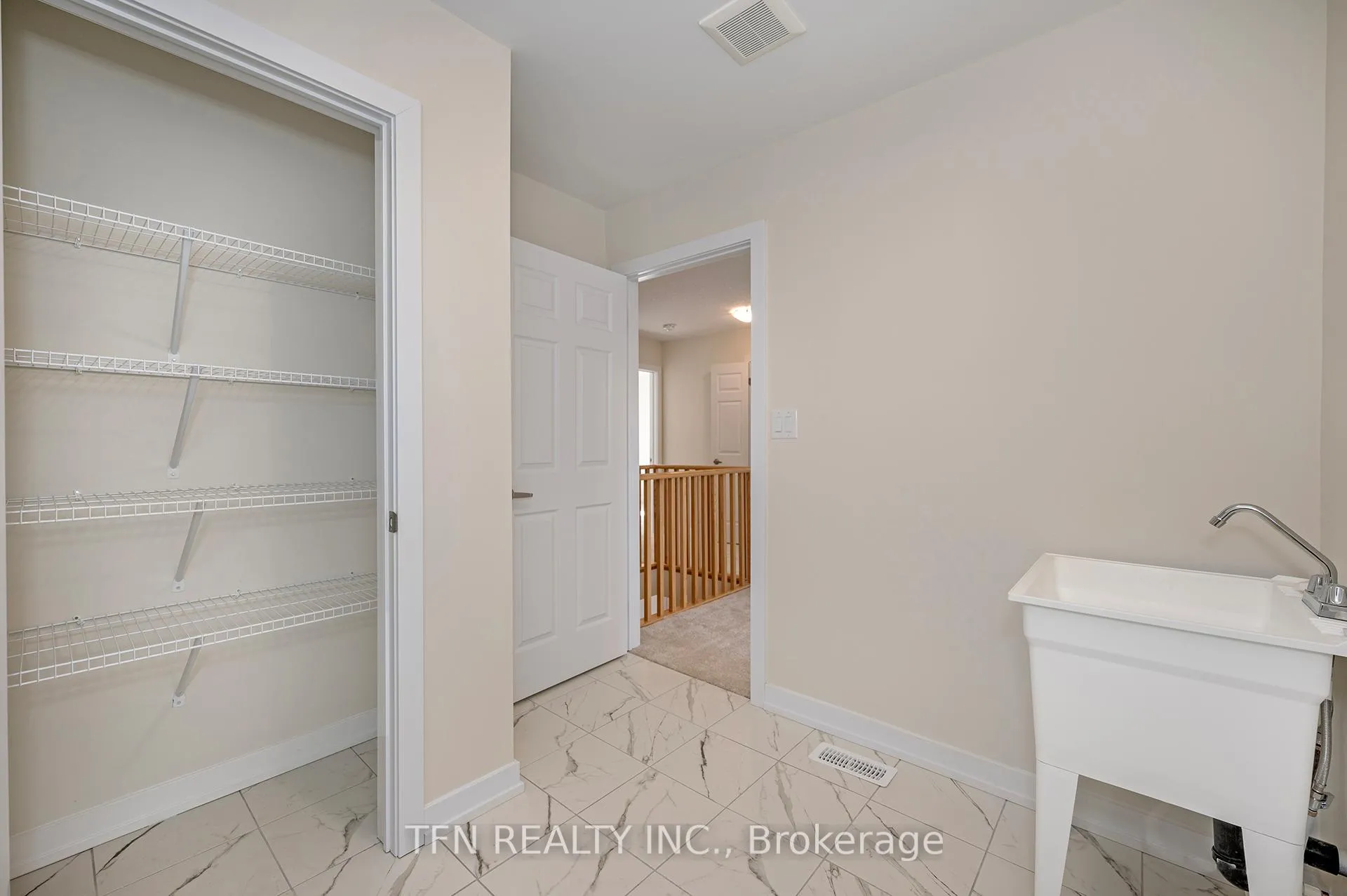 Photo 47 of 71 Wintergreen Crescent, Haldimand — HOMEH