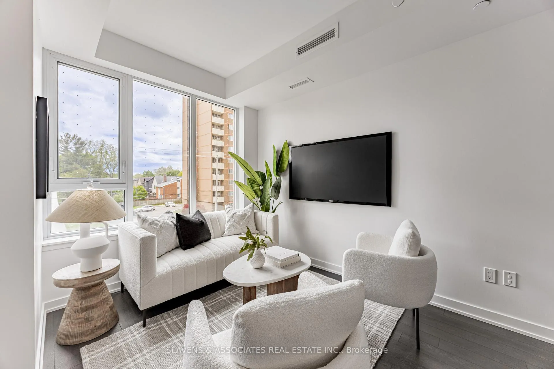 Photo 5 of Unit 304, 1 Cardiff Road, Toronto, Mount Pleasant East — HOMEH