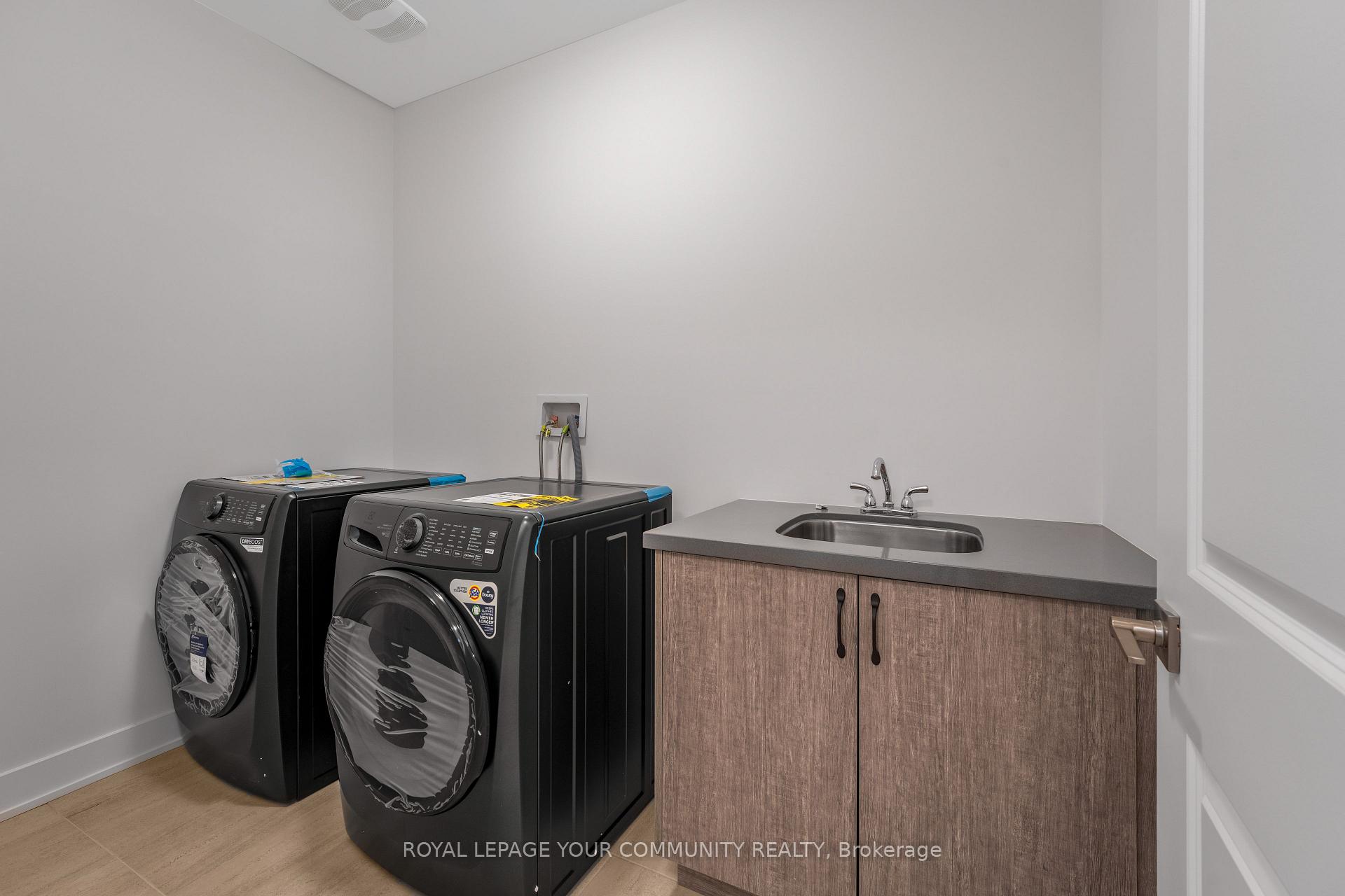 Photo 14 of 46 Altamira Road, Brampton, Vales of Castlemore — HOMEH