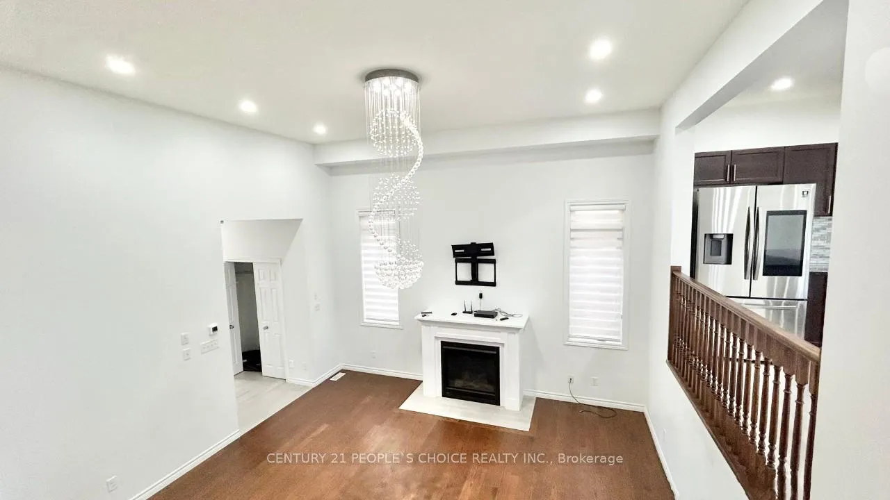 Photo 5 of 23 Saddlebrook Court, Kitchener — HOMEH