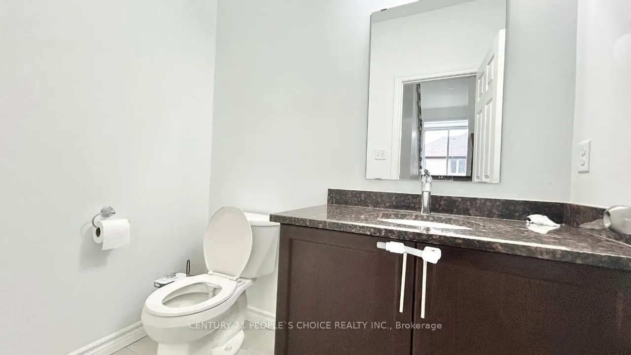 Photo 6 of 23 Saddlebrook Court, Kitchener — HOMEH
