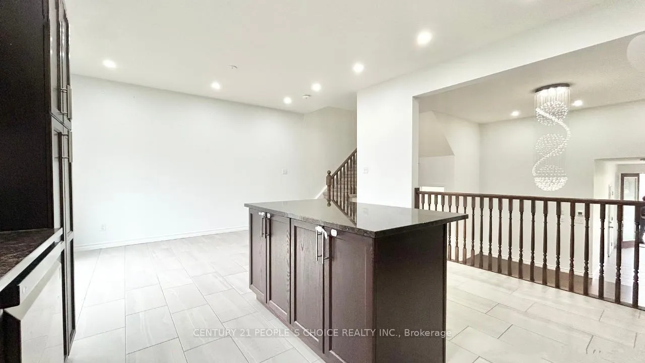 Photo 9 of 23 Saddlebrook Court, Kitchener — HOMEH