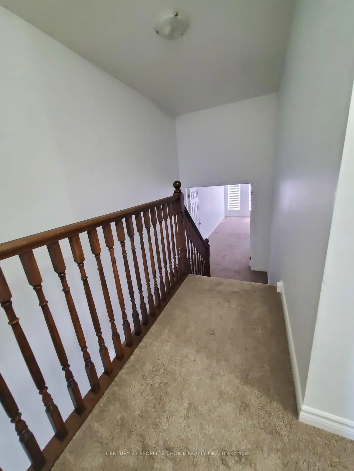 Photo 10 of 23 Saddlebrook Court, Kitchener — HOMEH