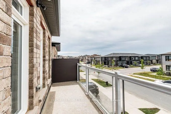 Photo 12 of 23 Saddlebrook Court, Kitchener — HOMEH