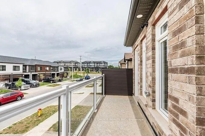 Photo 13 of 23 Saddlebrook Court, Kitchener — HOMEH