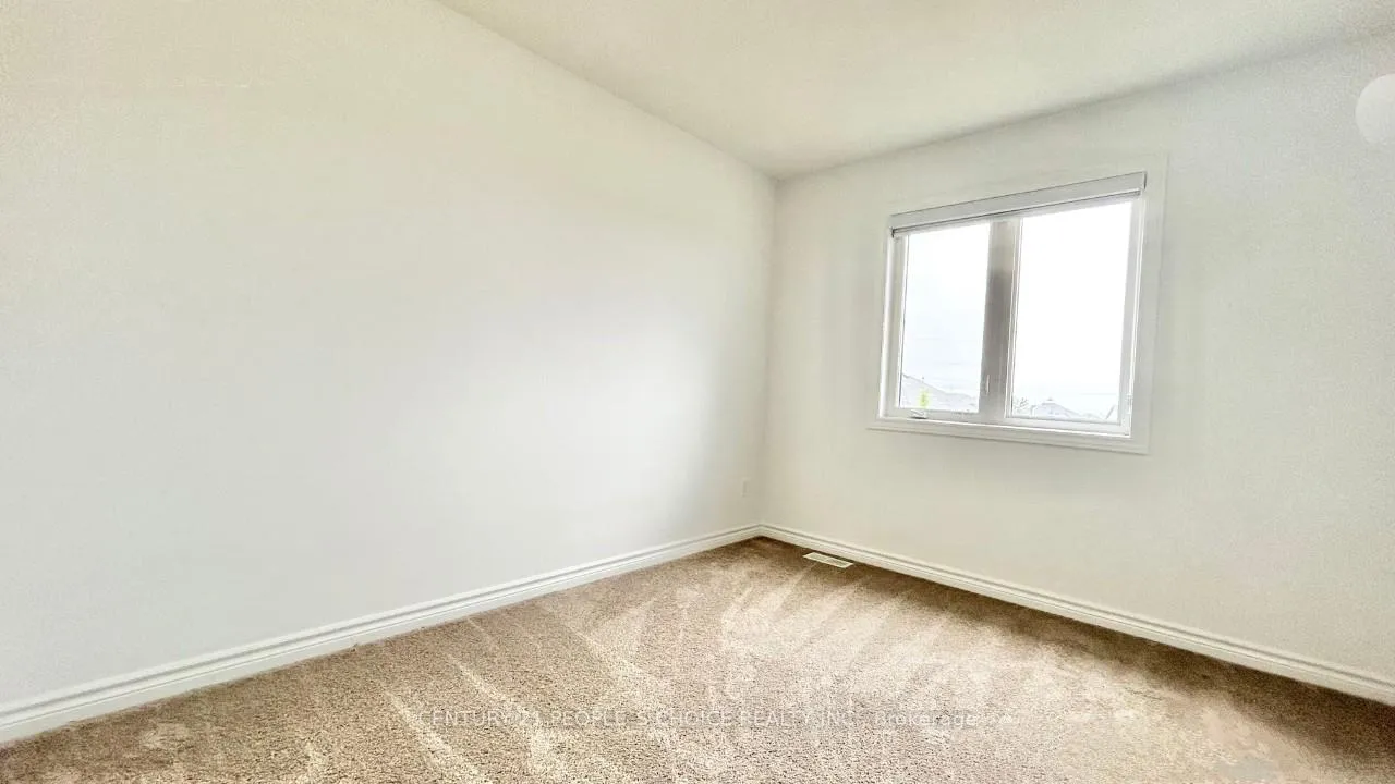 Photo 19 of 23 Saddlebrook Court, Kitchener — HOMEH