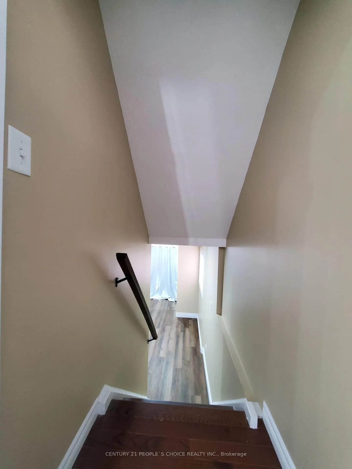 Photo 22 of 23 Saddlebrook Court, Kitchener — HOMEH