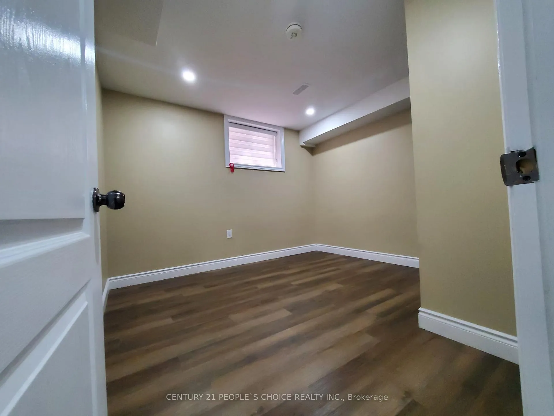 Photo 26 of 23 Saddlebrook Court, Kitchener — HOMEH
