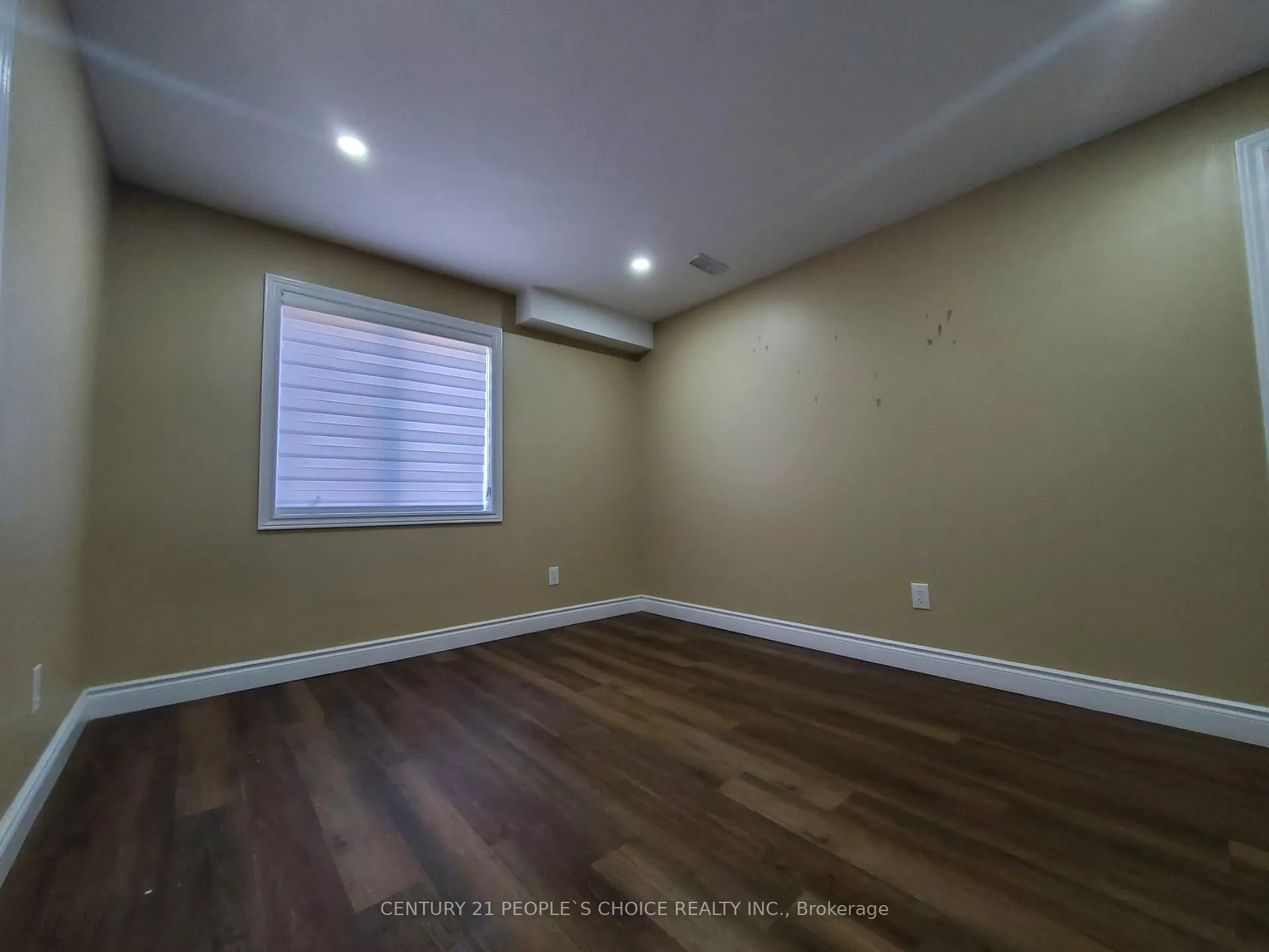 Photo 27 of 23 Saddlebrook Court, Kitchener — HOMEH