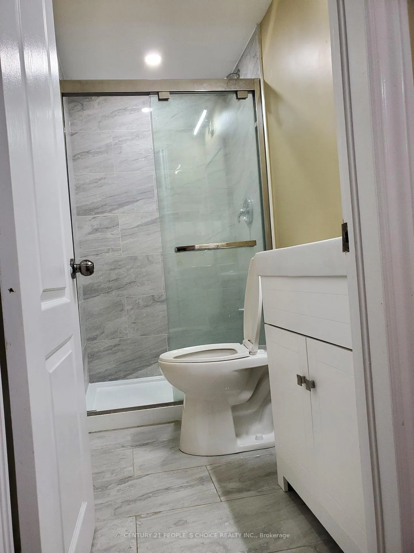 Photo 29 of 23 Saddlebrook Court, Kitchener — HOMEH