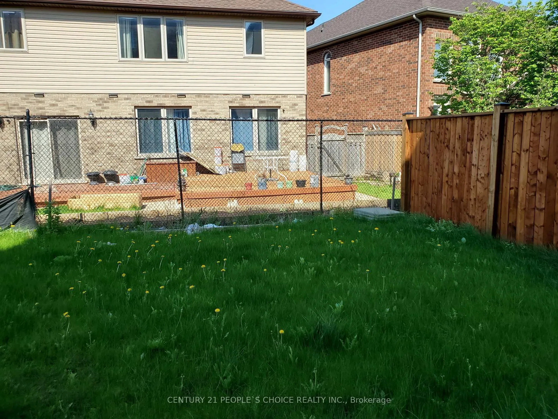 Photo 35 of 23 Saddlebrook Court, Kitchener — HOMEH