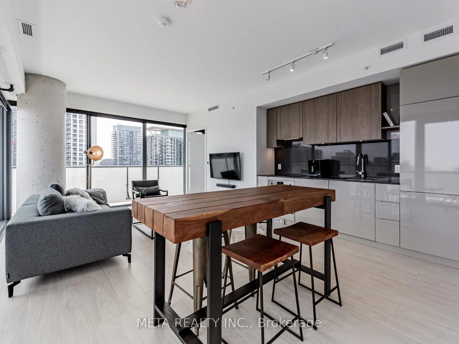 Photo 7 of Unit 2210, 161 Roehampton Avenue E, Toronto, Mount Pleasant West — HOMEH