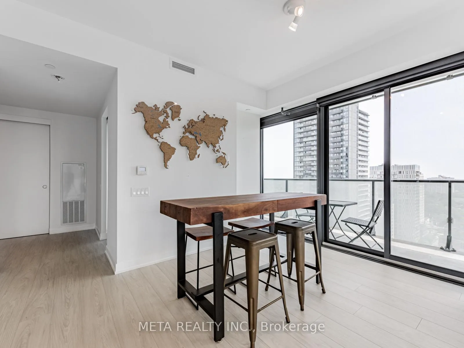 Photo 9 of Unit 2210, 161 Roehampton Avenue E, Toronto, Mount Pleasant West — HOMEH