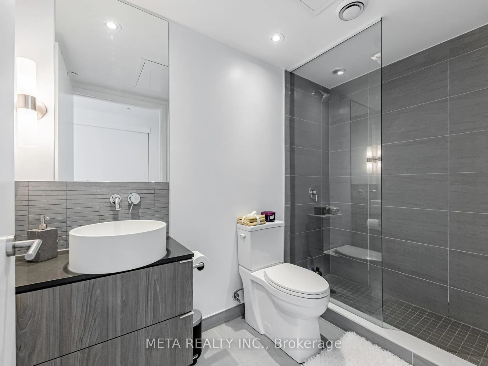 Photo 18 of Unit 2210, 161 Roehampton Avenue E, Toronto, Mount Pleasant West — HOMEH