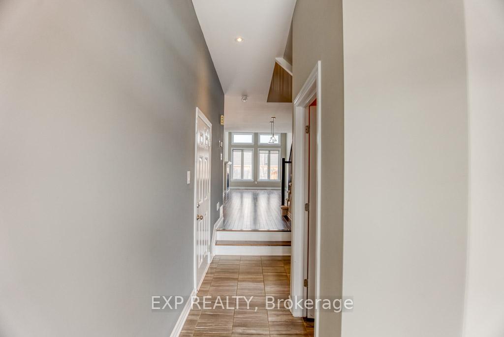 Photo 3 of 758 Carnelian Crescent, Ottawa, Riverside South/Gloucester Glen — HOMEH