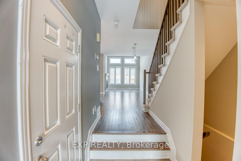Photo 4 of 758 Carnelian Crescent, Ottawa, Riverside South/Gloucester Glen — HOMEH