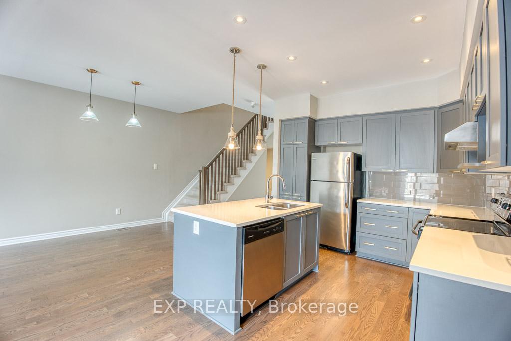Photo 12 of 758 Carnelian Crescent, Ottawa, Riverside South/Gloucester Glen — HOMEH