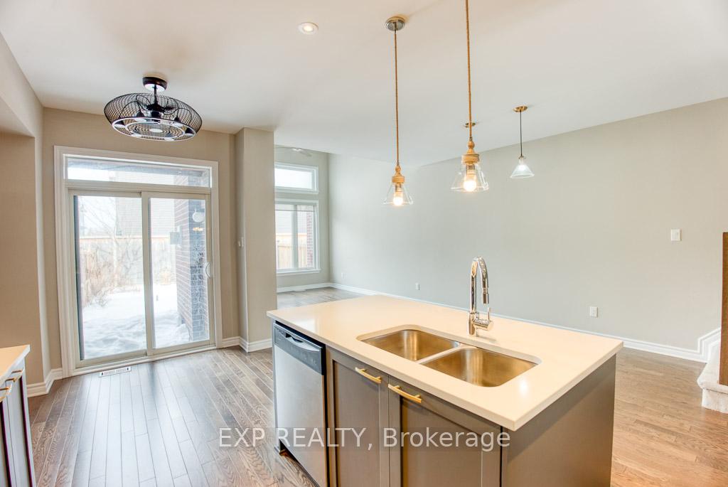 Photo 14 of 758 Carnelian Crescent, Ottawa, Riverside South/Gloucester Glen — HOMEH