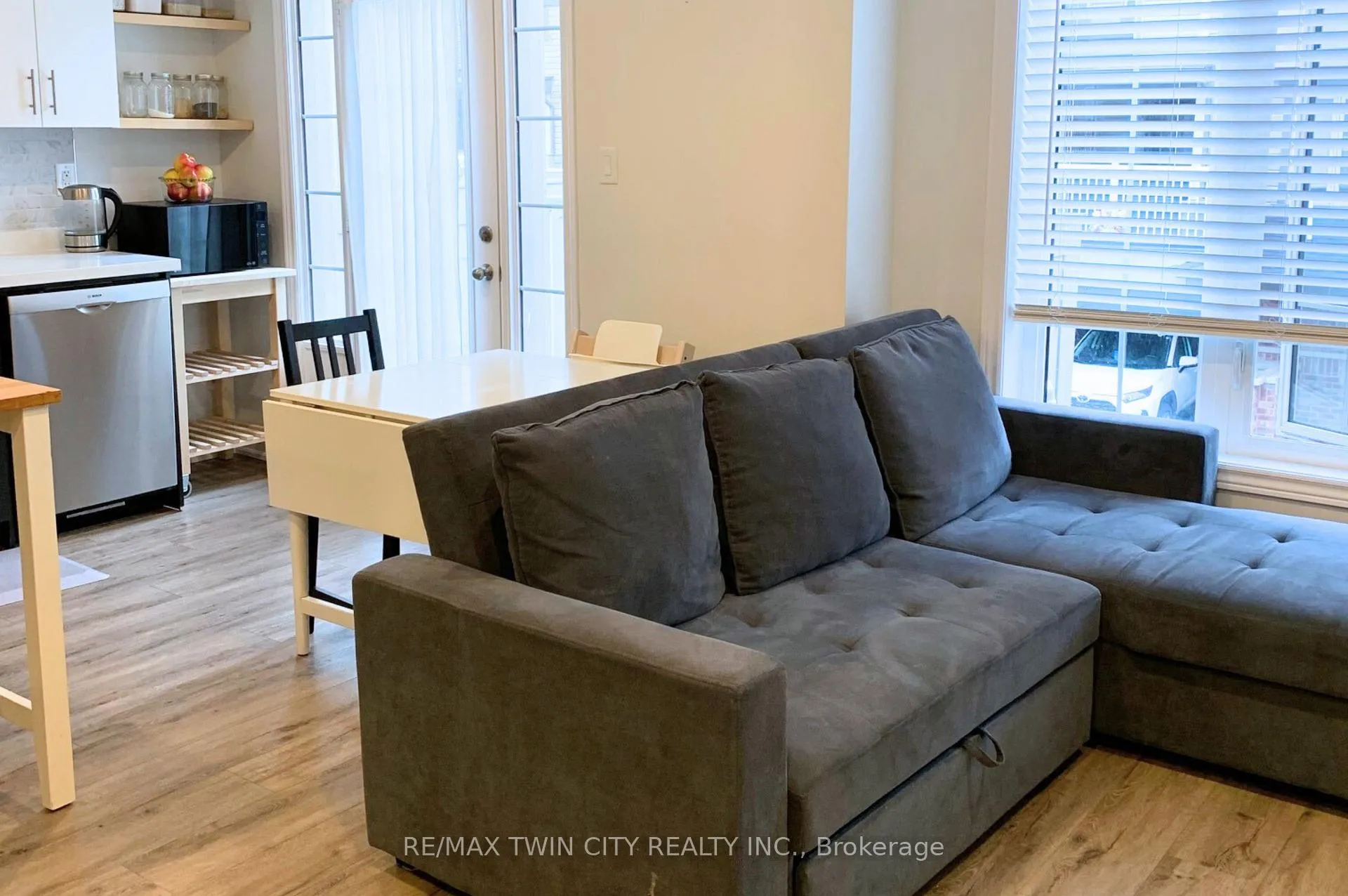 Photo 5 of Unit #21, 420 Linden Drive, Cambridge, Preston Heights — HOMEH