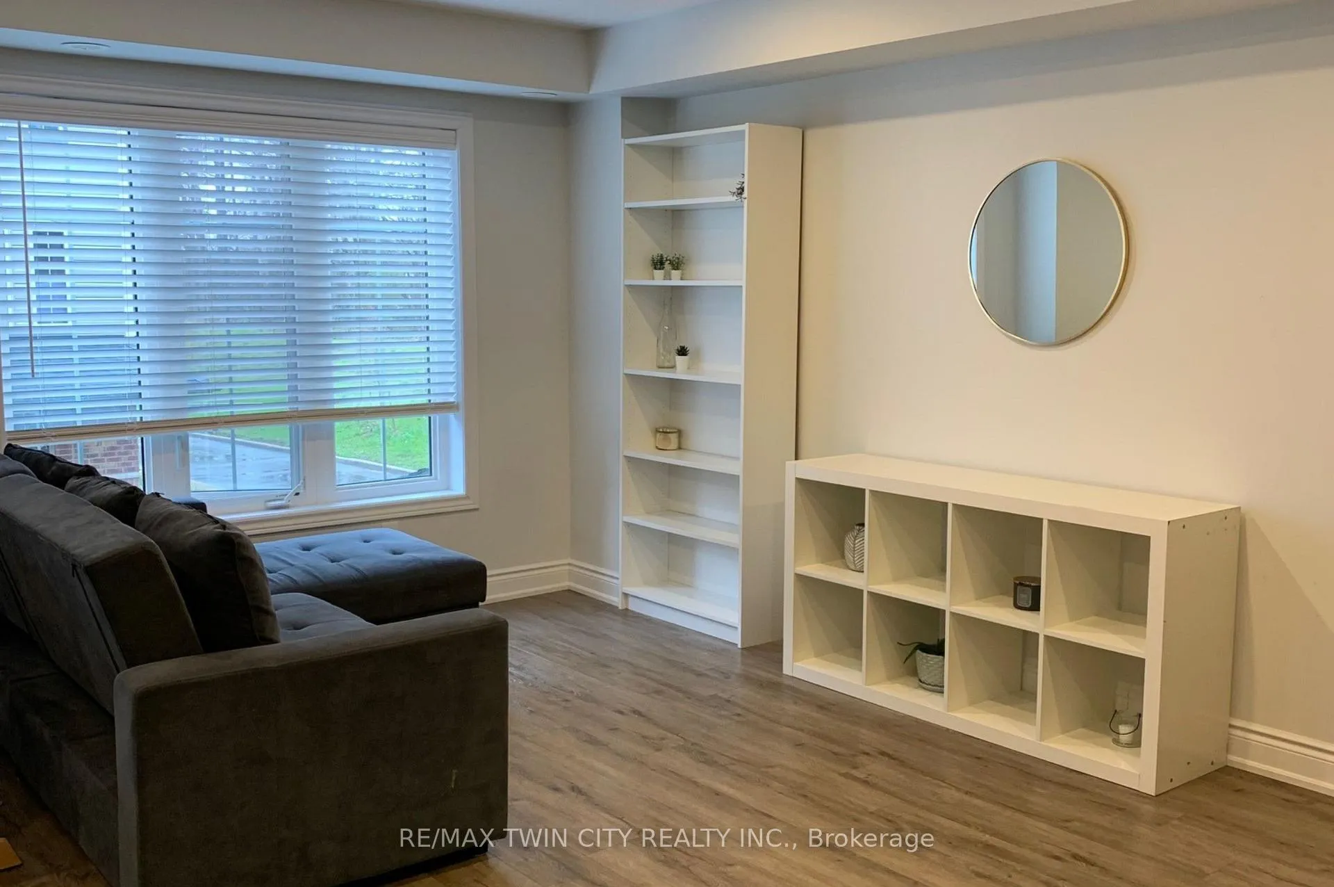 Photo 6 of Unit #21, 420 Linden Drive, Cambridge, Preston Heights — HOMEH