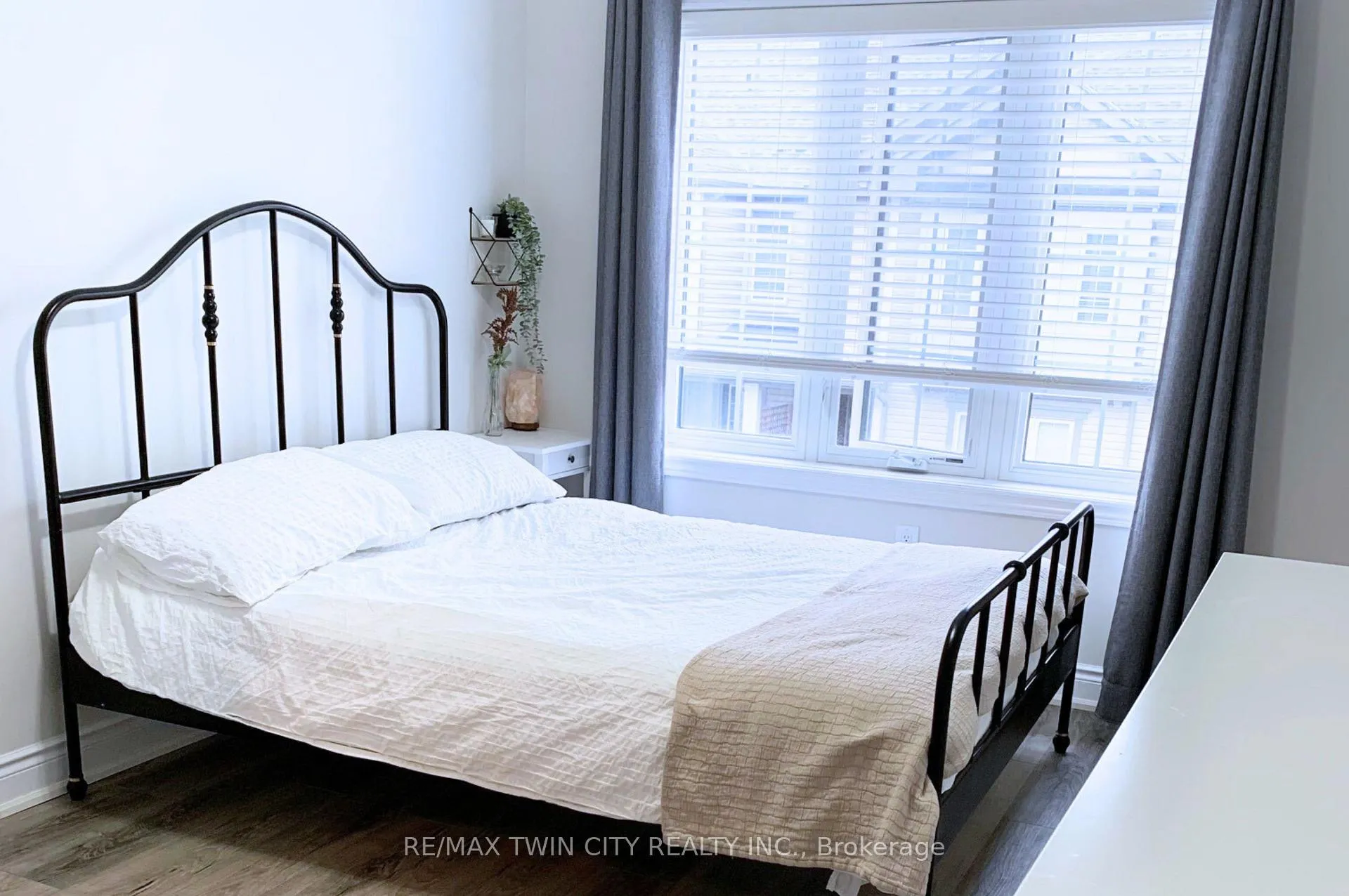 Photo 8 of Unit #21, 420 Linden Drive, Cambridge, Preston Heights — HOMEH