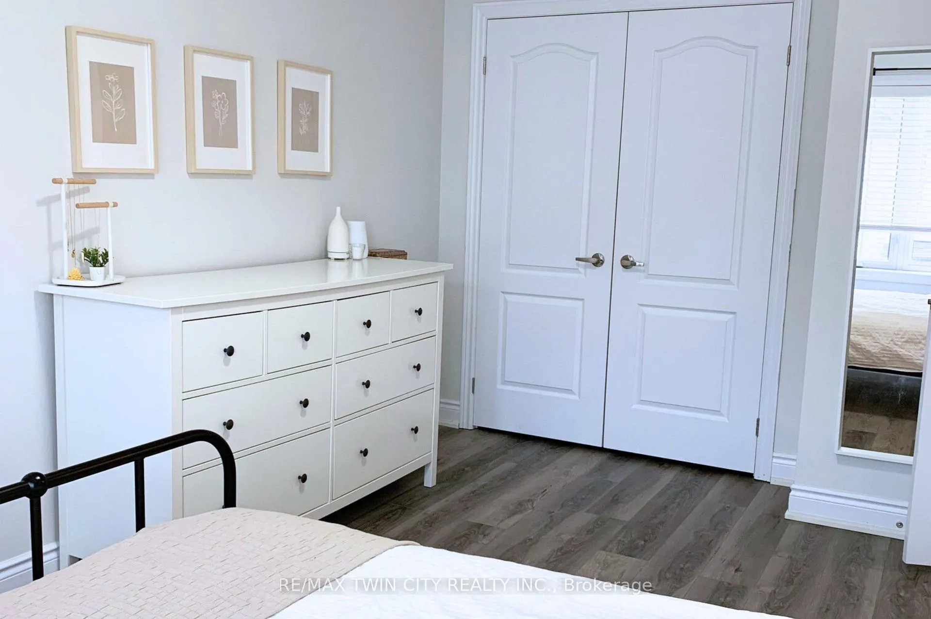 Photo 9 of Unit #21, 420 Linden Drive, Cambridge, Preston Heights — HOMEH