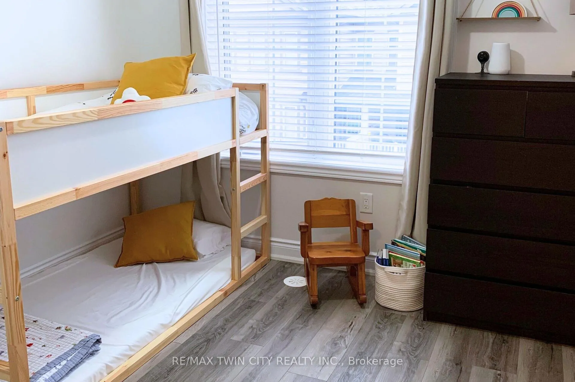 Photo 10 of Unit #21, 420 Linden Drive, Cambridge, Preston Heights — HOMEH