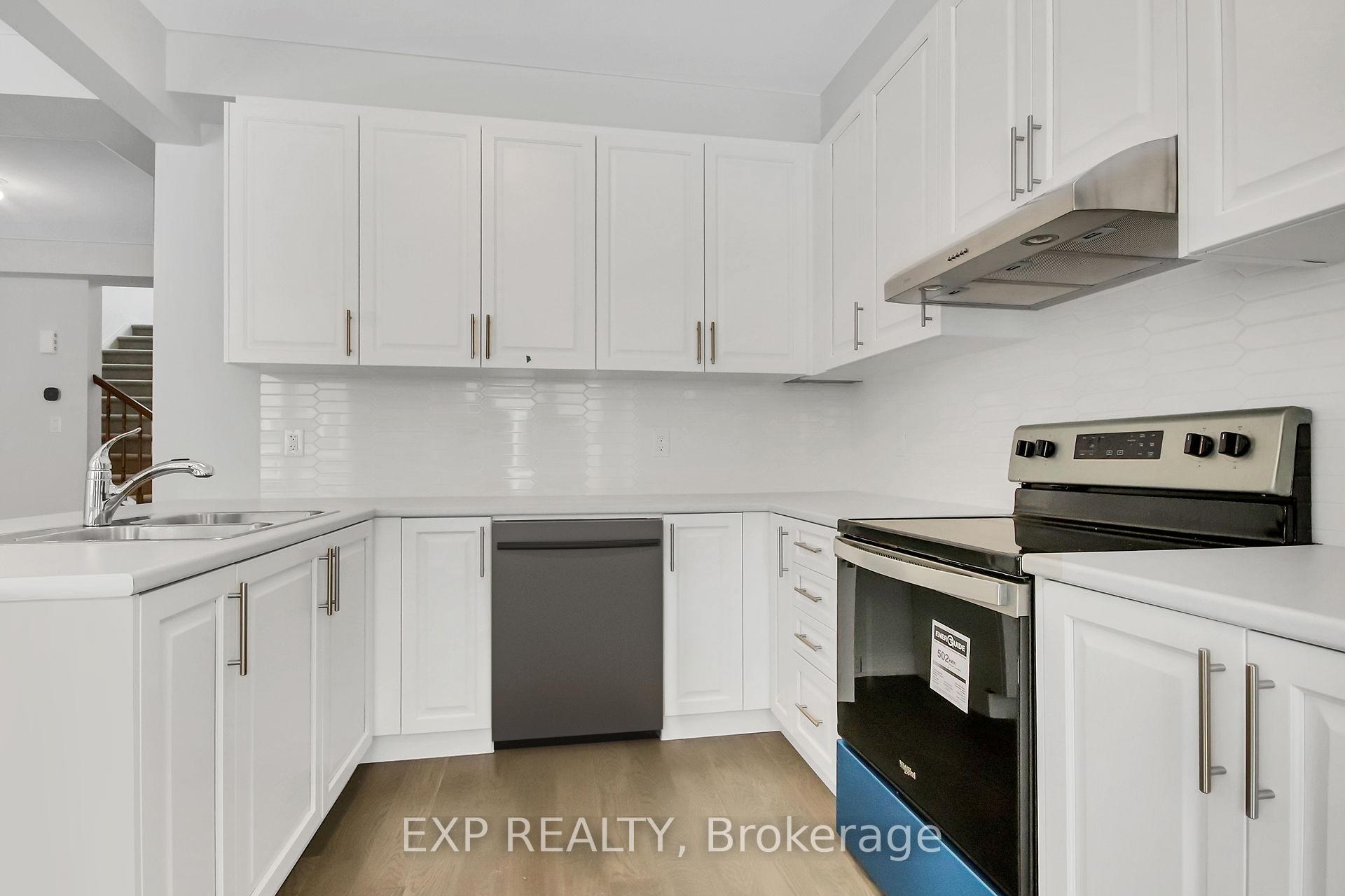 Photo 4 of 662 Cygnus Street, Ottawa, Barrhaven - Half Moon Bay — HOMEH