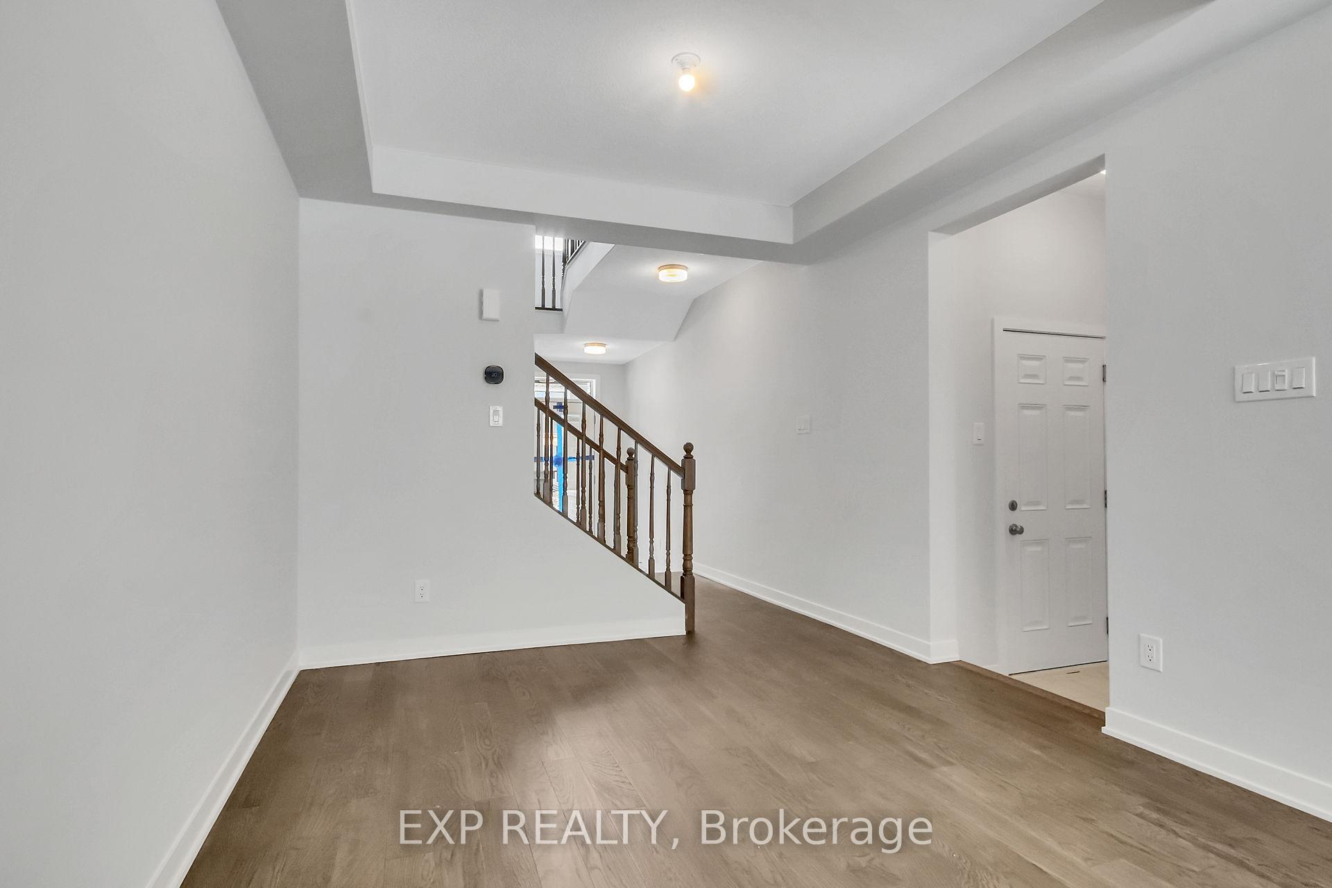 Photo 6 of 662 Cygnus Street, Ottawa, Barrhaven - Half Moon Bay — HOMEH