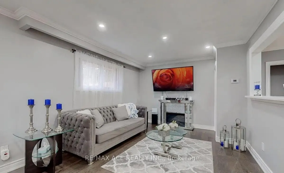 Photo 4 of 603 Braemor Court, Oshawa, McLaughlin — HOMEH