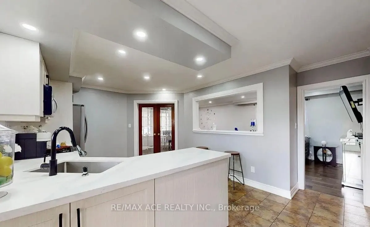 Photo 9 of 603 Braemor Court, Oshawa, McLaughlin — HOMEH
