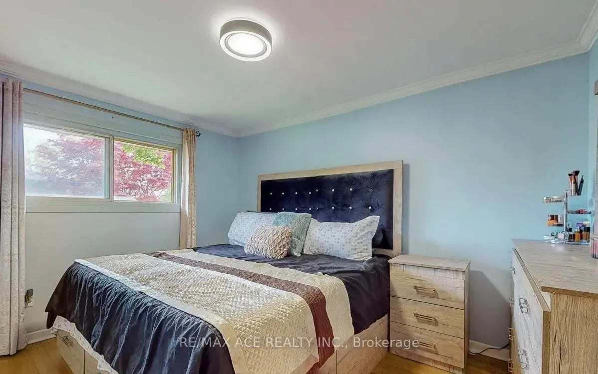 Photo 12 of 603 Braemor Court, Oshawa, McLaughlin — HOMEH