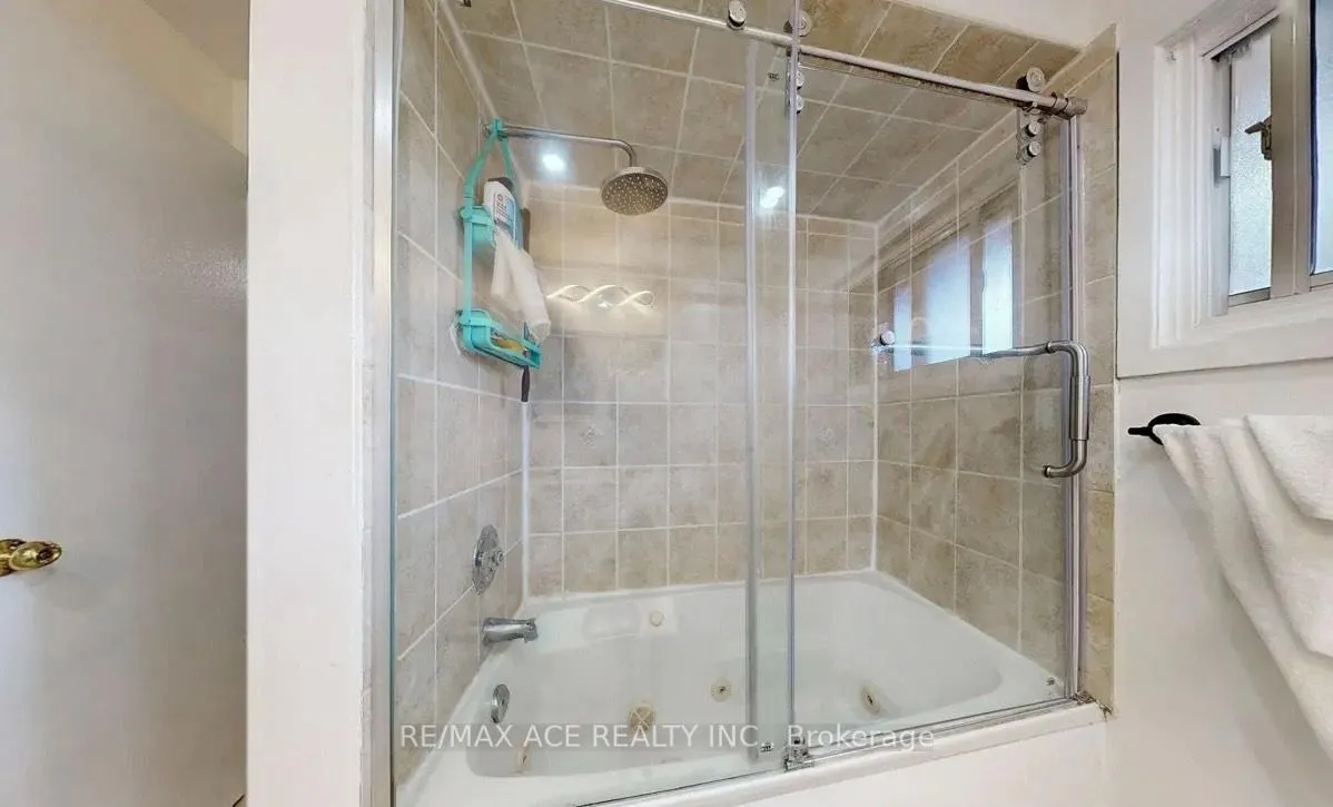Photo 14 of 603 Braemor Court, Oshawa, McLaughlin — HOMEH
