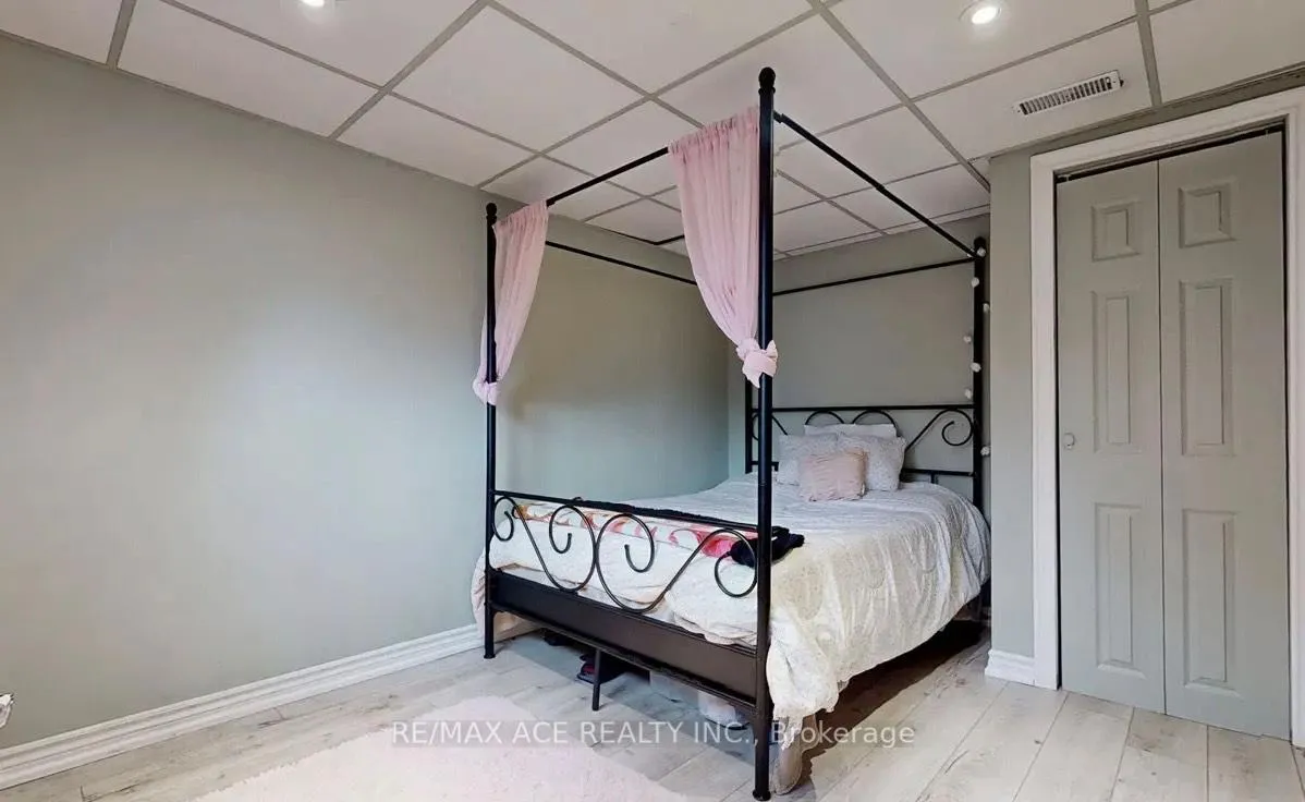 Photo 17 of 603 Braemor Court, Oshawa, McLaughlin — HOMEH