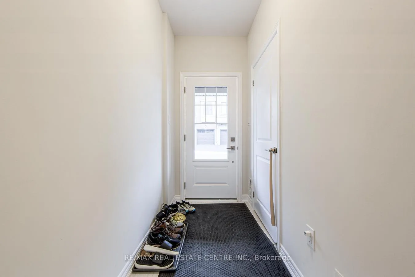 Photo 3 of Unit 128, 10 Birmingham Drive, Cambridge — HOMEH