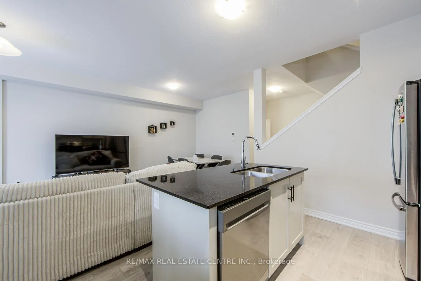 Photo 14 of Unit 128, 10 Birmingham Drive, Cambridge — HOMEH
