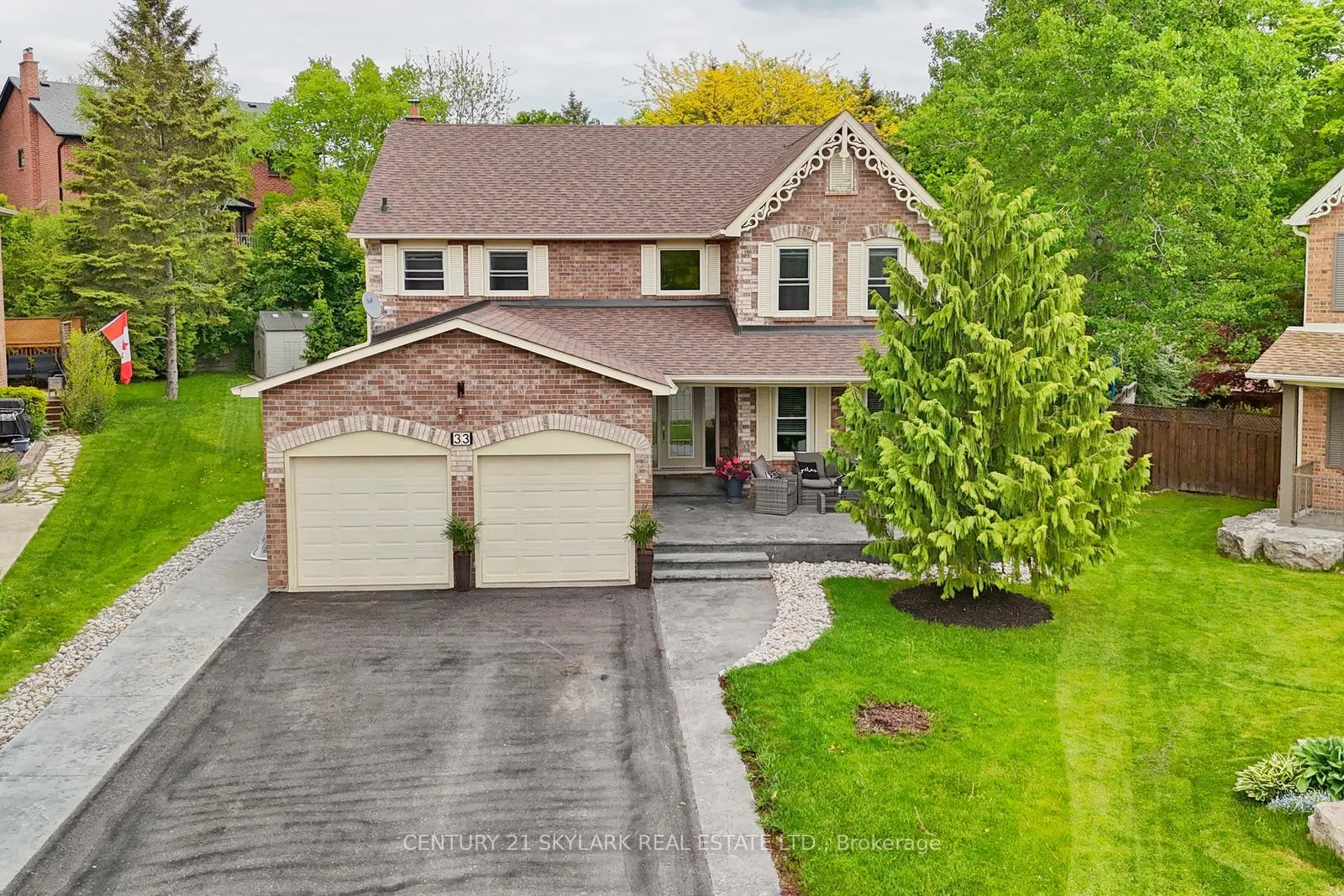 Photo 1 of 33 Hathaway Court, Caledon, Bolton North — HOMEH