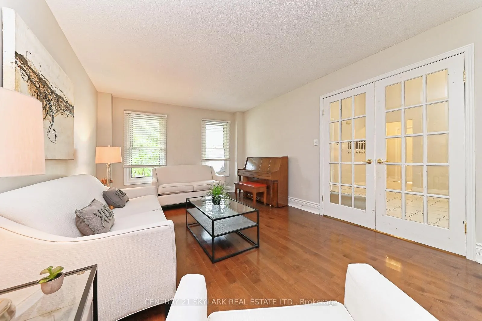 Photo 12 of 33 Hathaway Court, Caledon, Bolton North — HOMEH