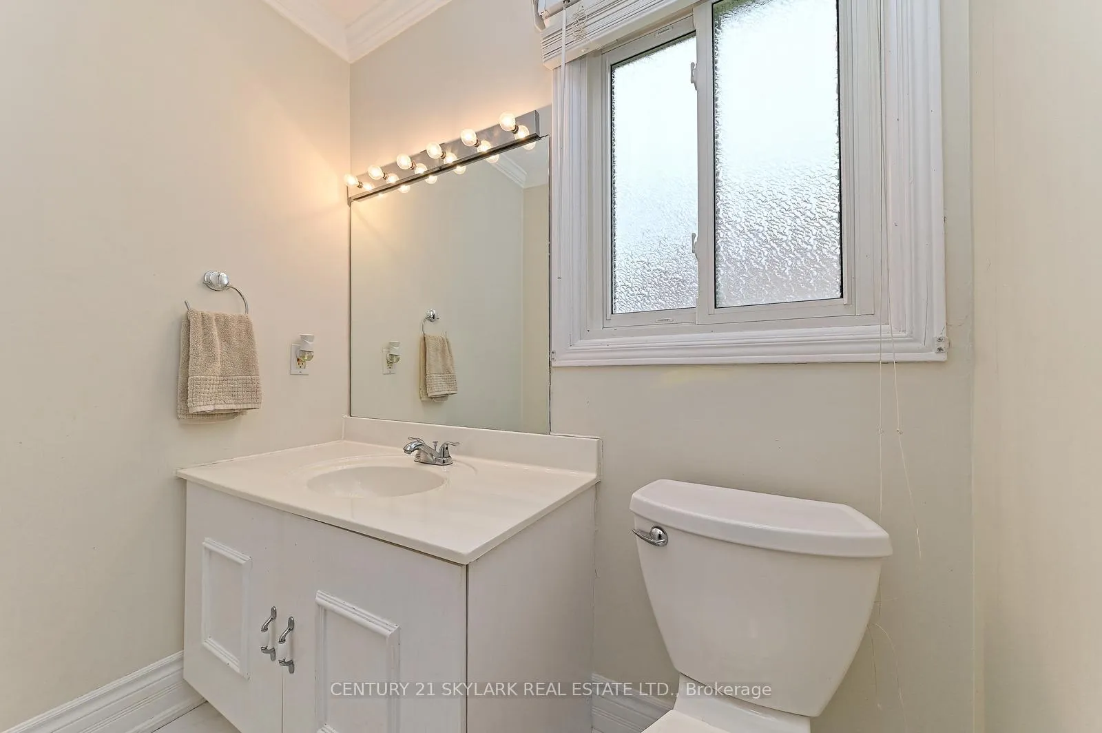 Photo 14 of 33 Hathaway Court, Caledon, Bolton North — HOMEH