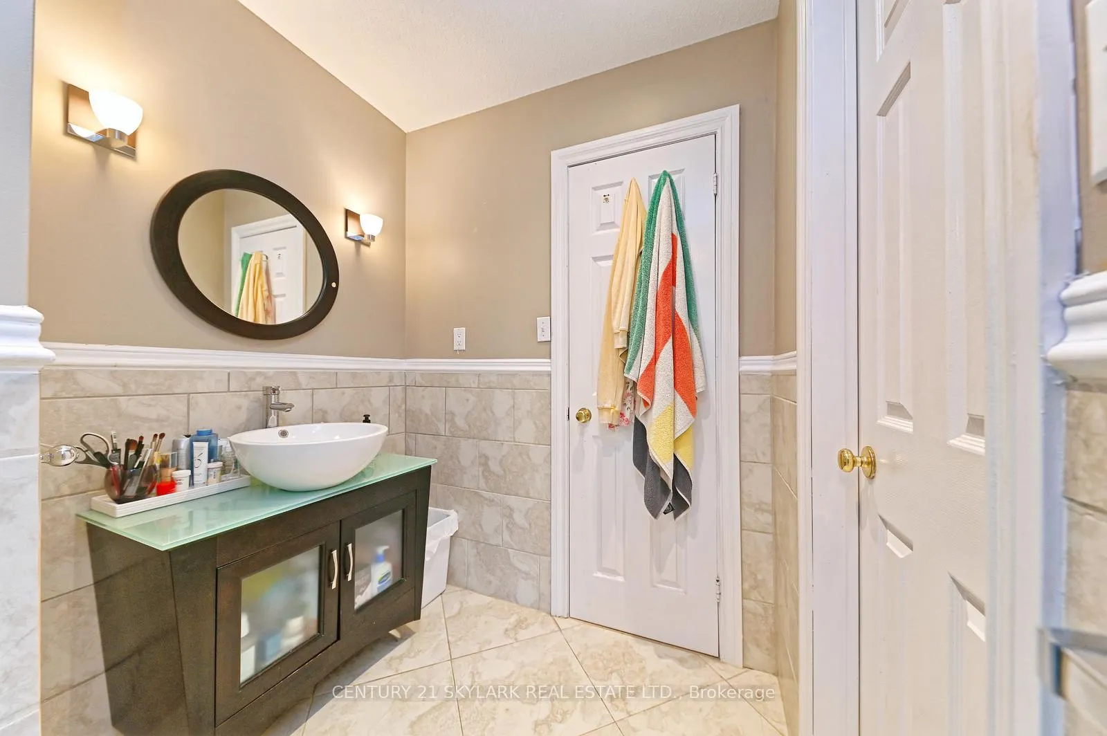 Photo 21 of 33 Hathaway Court, Caledon, Bolton North — HOMEH