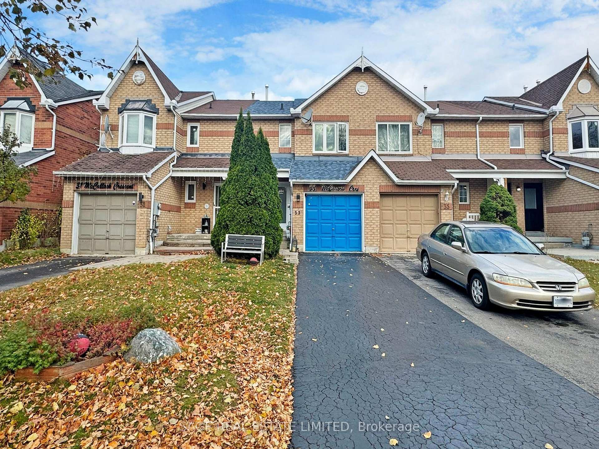 Photo 2 of 33 Mccullock Crescent, Ajax, Northwest Ajax — HOMEH