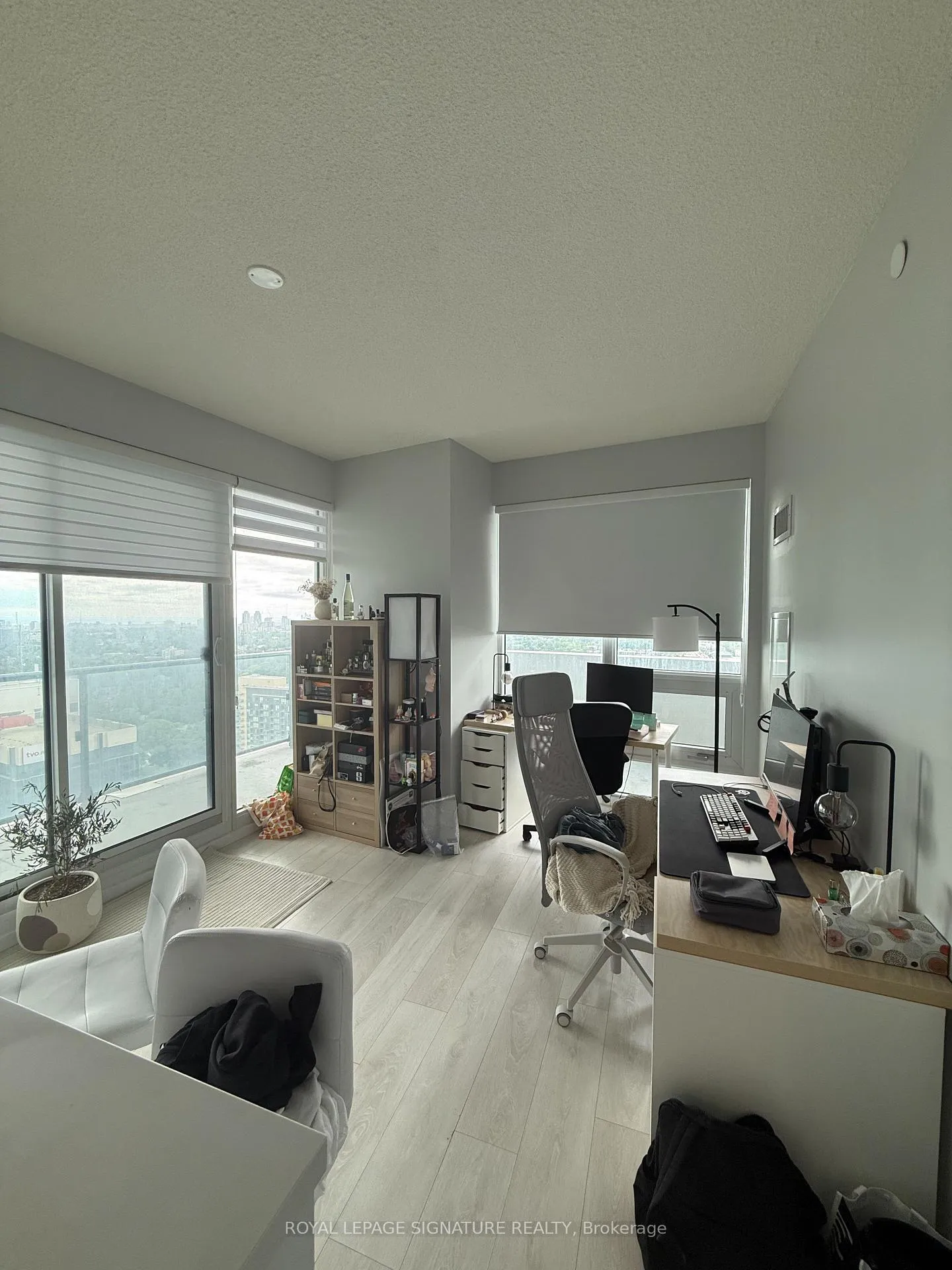 Photo 4 of Unit 2708, 2221 Yonge Street, Toronto, Mount Pleasant West — HOMEH