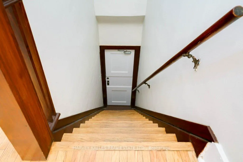 Photo 3 of Unit 2, 18 Golfdale Road, Toronto, Lawrence Park North — HOMEH