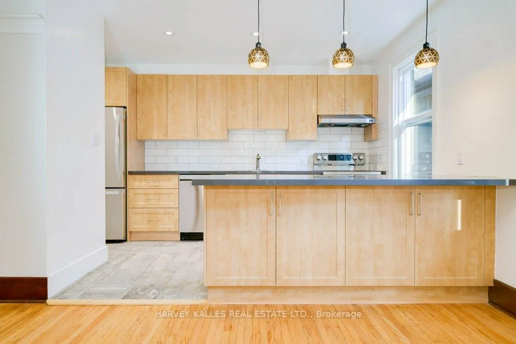 Photo 5 of Unit 2, 18 Golfdale Road, Toronto, Lawrence Park North — HOMEH