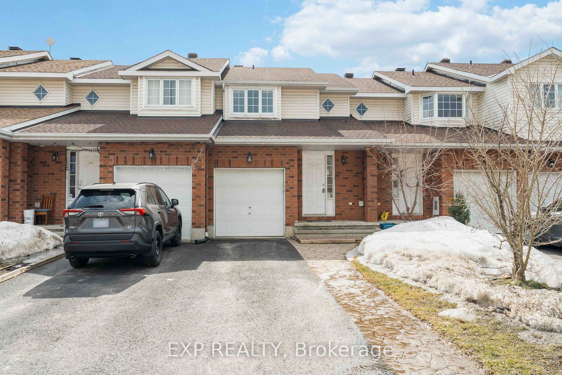 Front of 2595 Crosscut Terrace