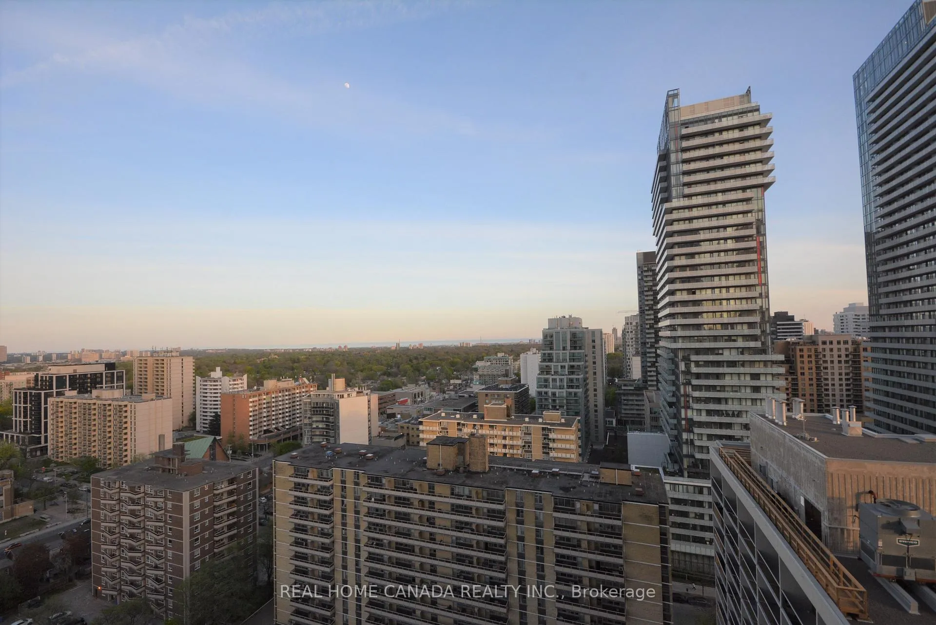Photo 11 of Unit 2105, 195 Redpath Avenue, Toronto, Mount Pleasant West — HOMEH