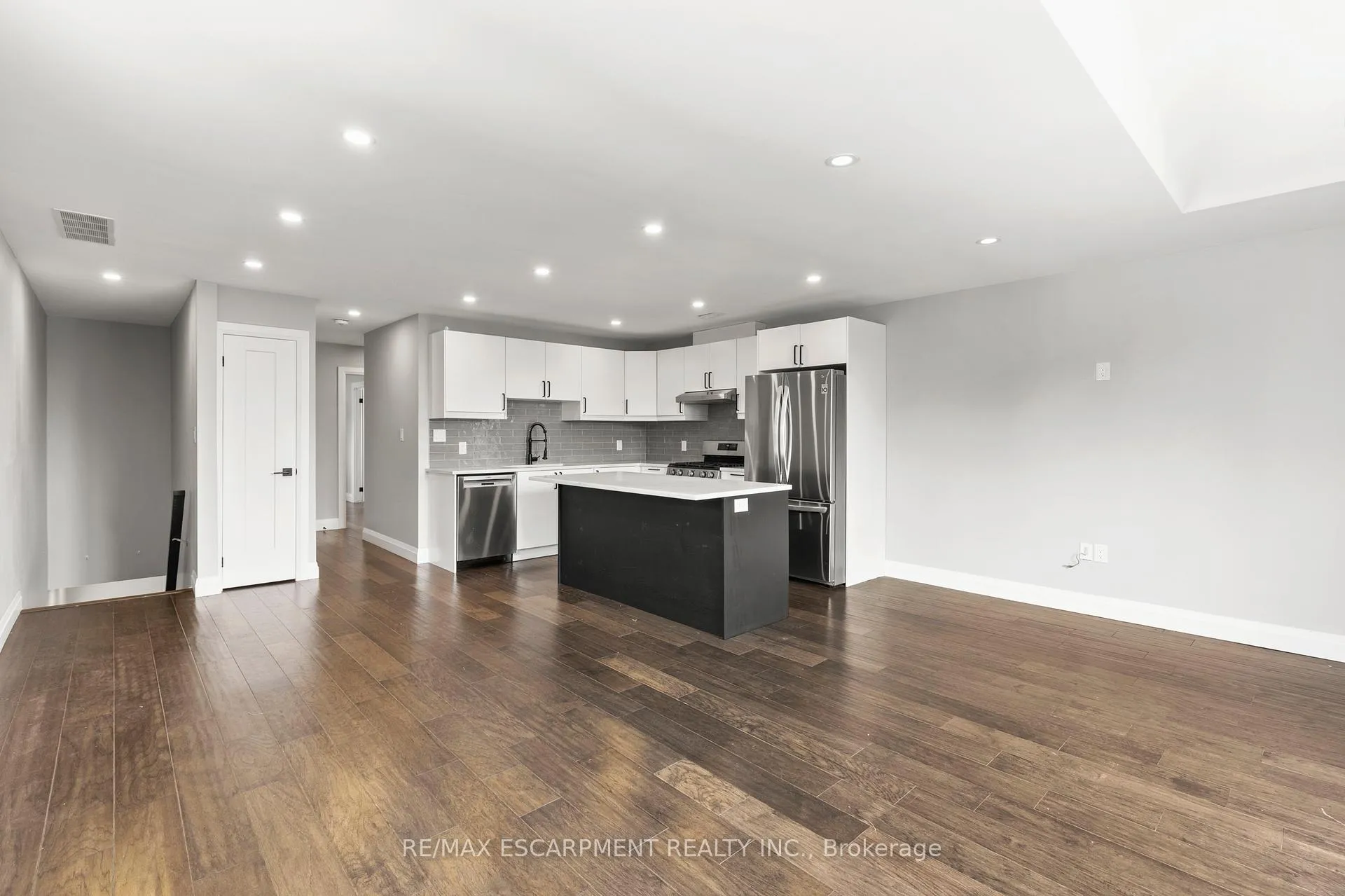 Photo 16 of 87 Owen Place, Hamilton, Greenford — HOMEH