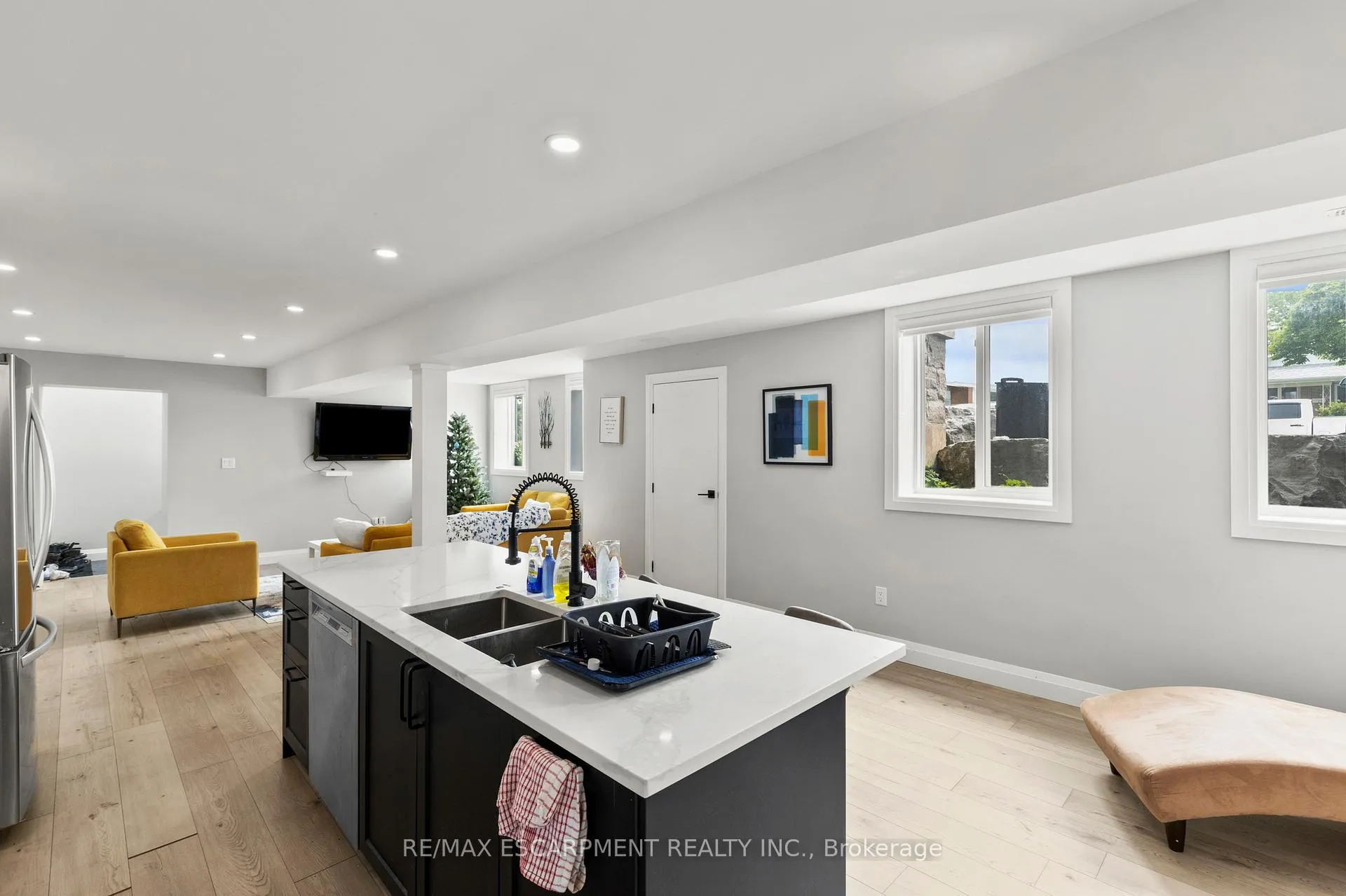 Photo 24 of 87 Owen Place, Hamilton, Greenford — HOMEH