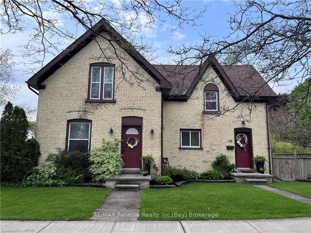 Front of 98 Elgin Avenue W